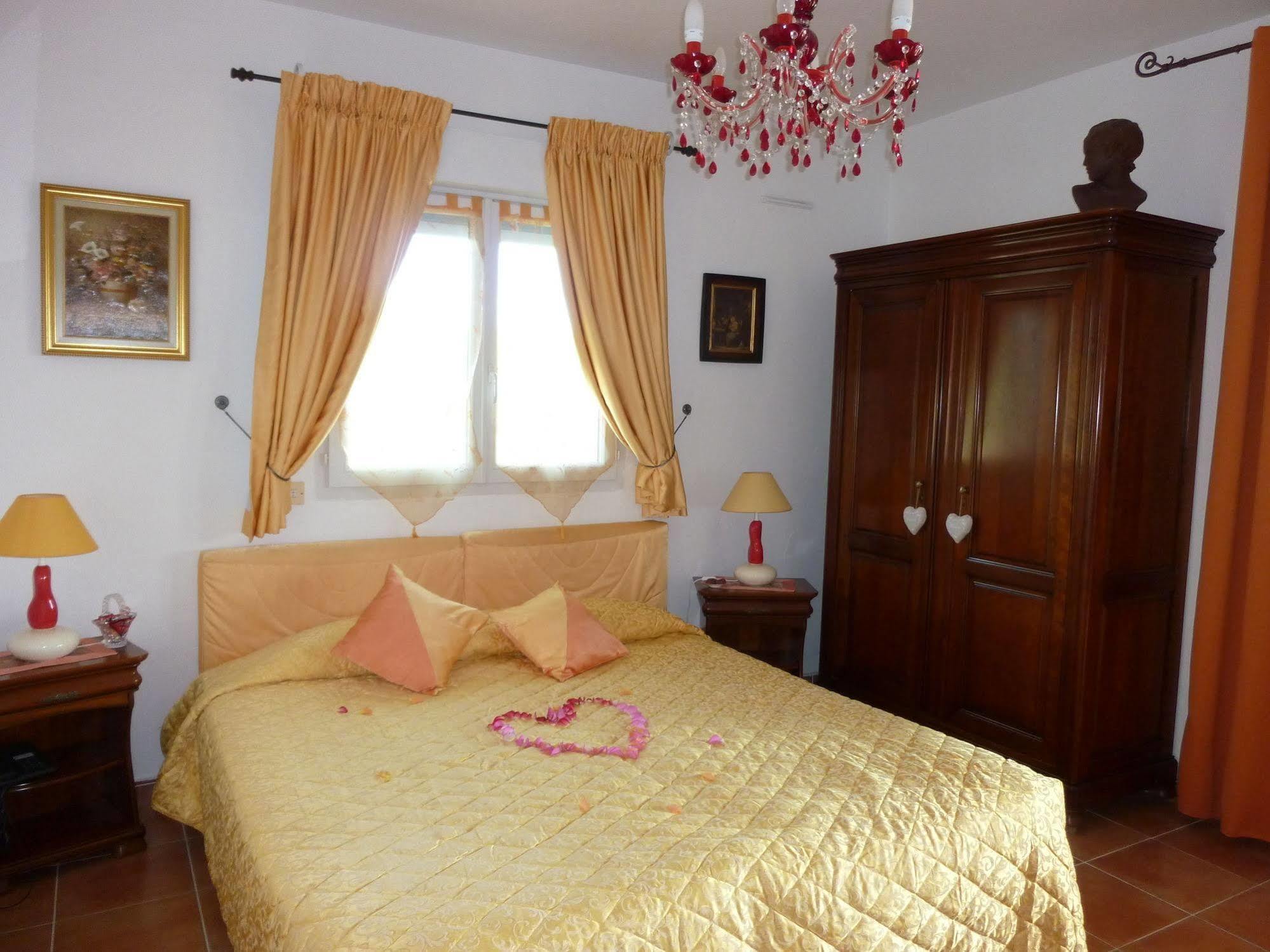 Hotel Martinengo Сен Максим Екстериор снимка